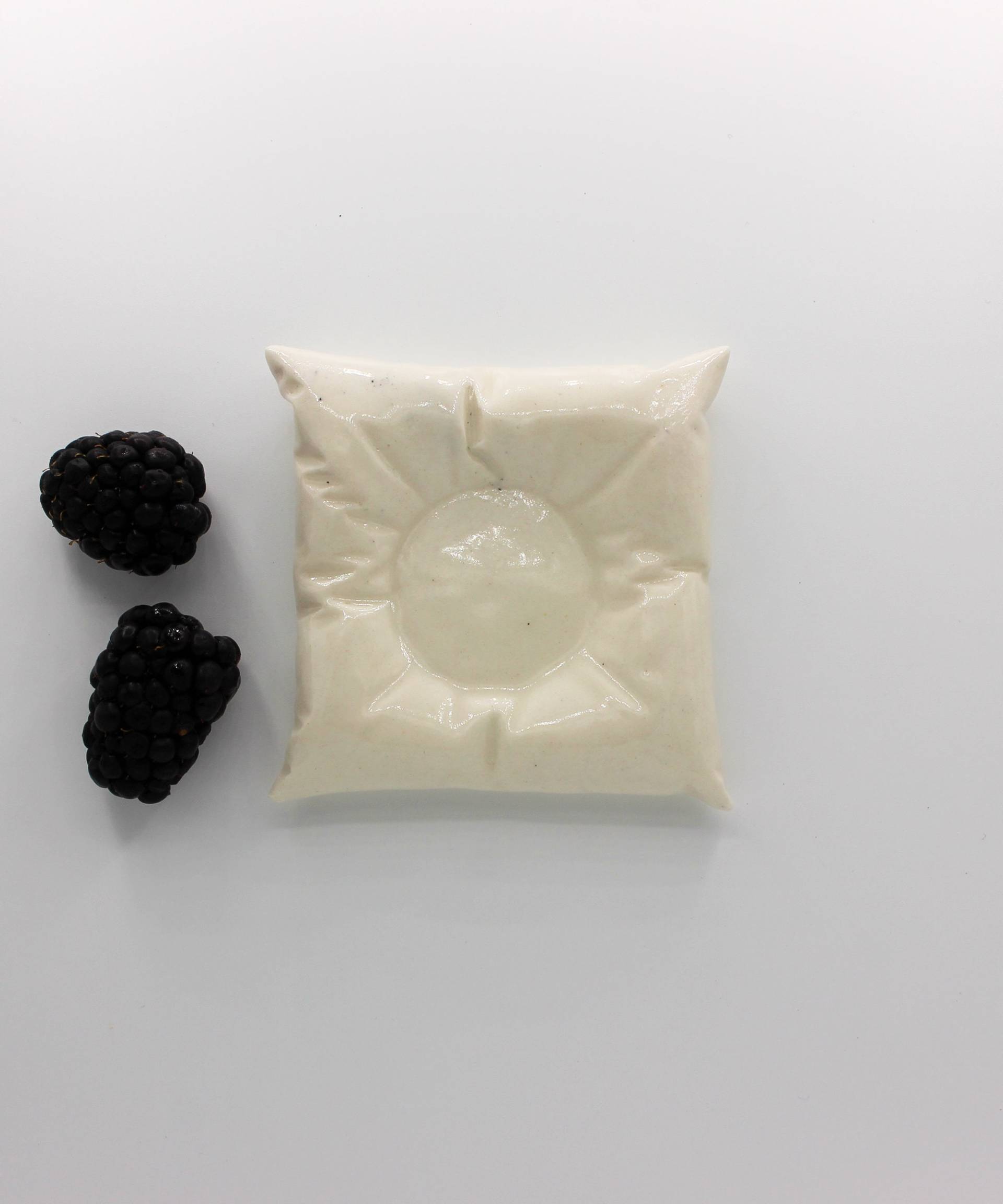 Handgemachte Kissen Schmuckschale von KOLOSceramics