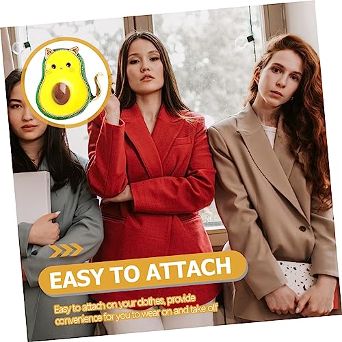 KOMBIUDA Niedliche Avocado Katzen Brosche Pin für Damen Emaille Anstecknadel als Kleidung Schmuck und Taschen Dekoration Modisches Accessoire für Frauen und Mädchen von KOMBIUDA