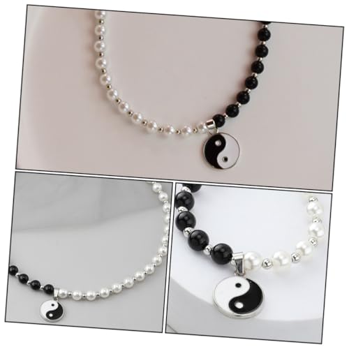 KOMBIUDA Schwarze Weiße Perlen Halskette Clavicle Chain mit Einzigartigem Tai Chi Bagua Anhänger Modisches Schmuck für Geburtstag Party und Alltag von KOMBIUDA