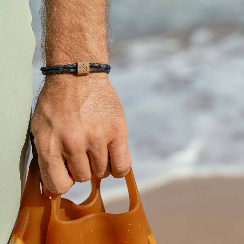 Komimar Holz Hua Mua Armband Initialen Gravur von KOMIMAR