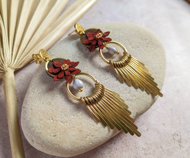 Boho Blumenohrringe Aus Kork Und Holz Boho Blumenohrringe Aus Kork Und Holz von KORZEAAM