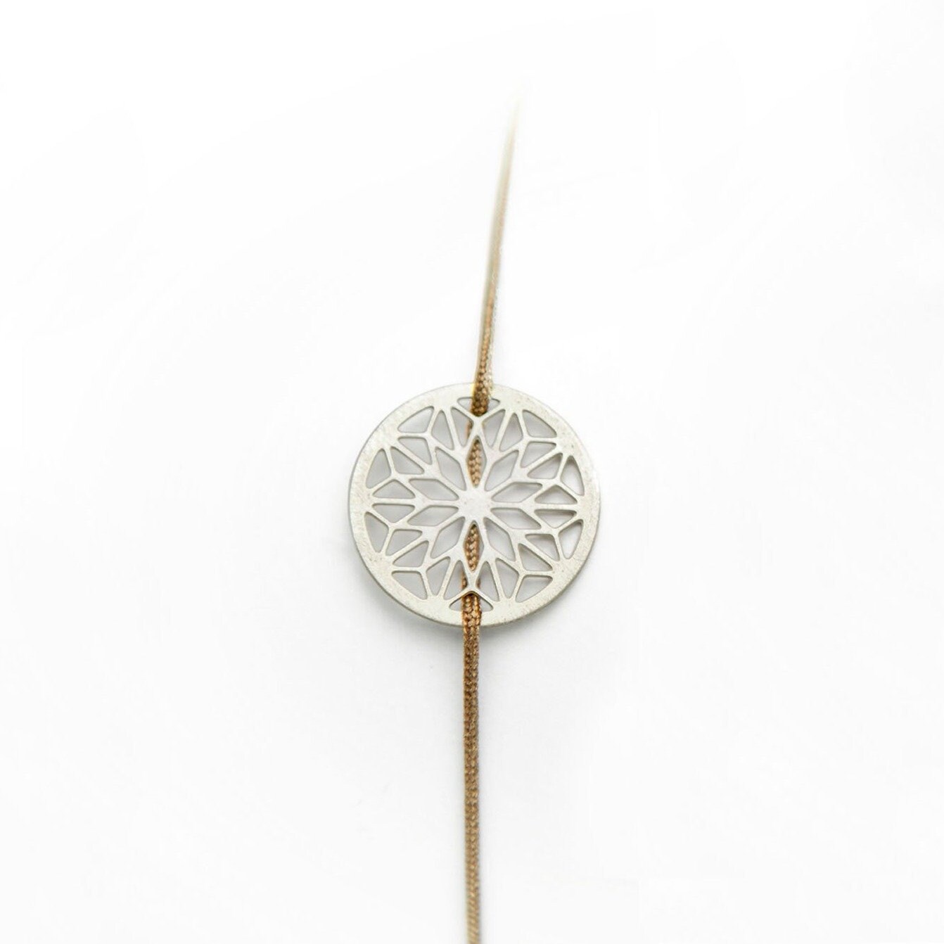 Mandala-Armband | Freundschaftsarmband Florales Armband Edelstahl Mandala-Armband | Freundschaftsarmband Florales Armband Edelstahl von KOSAE