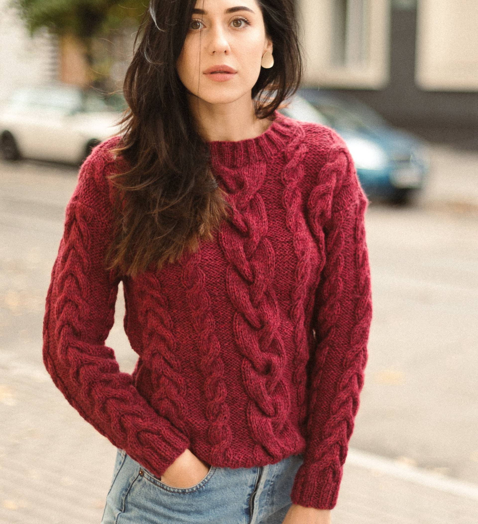 Beere Zopfmuster Frauen Pullover. Alpaka Pullover Für Frauen. Handgestrickter Regular Fit Alpakapullover. Beeren von KOSAKNITWEAR