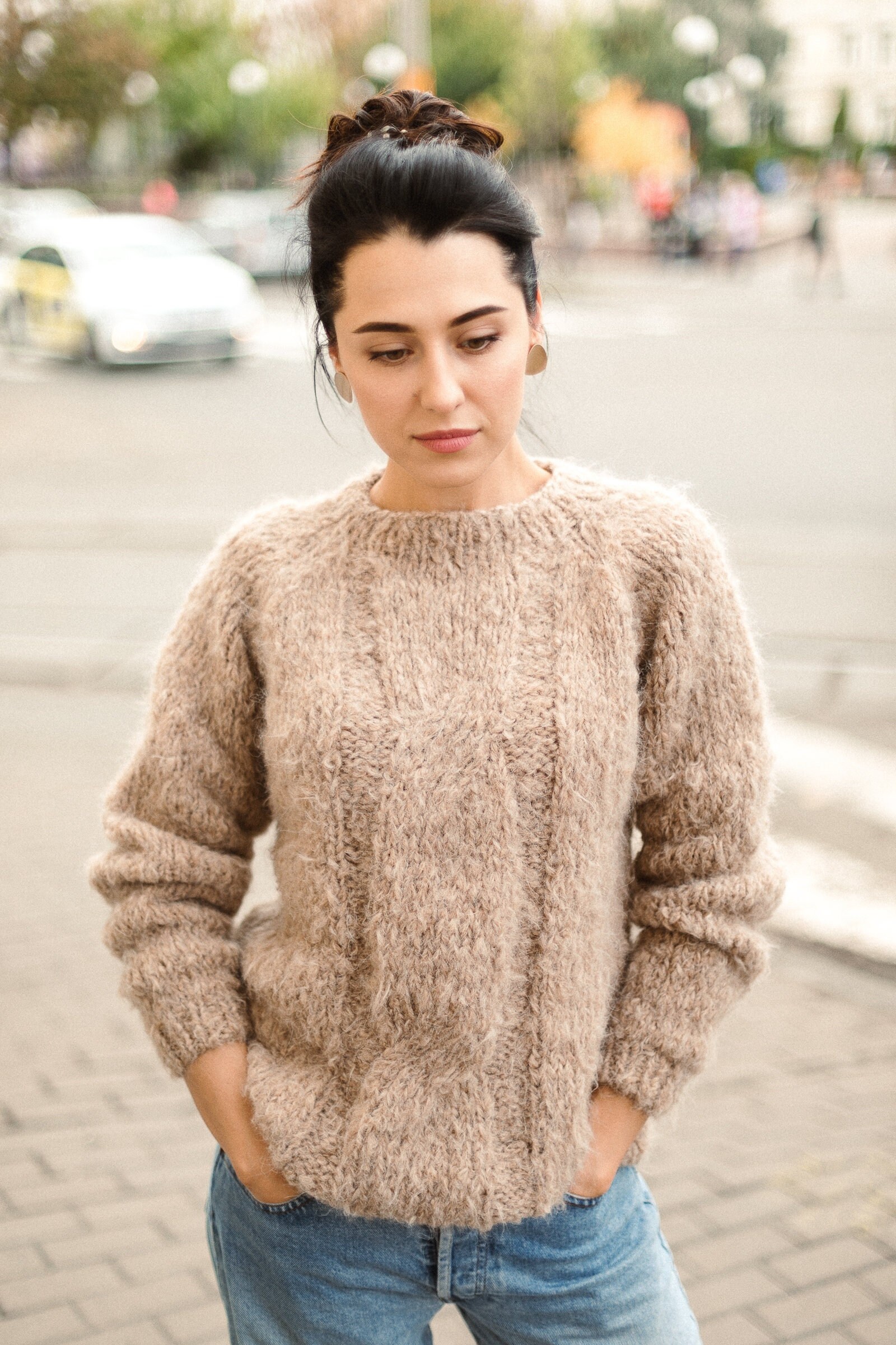 Beige Flauschiger Damenpullover Aus Alpaka Und Merino. Pullover Für Frauen. Handgestrickter Pullover. Puder von KOSAKNITWEAR