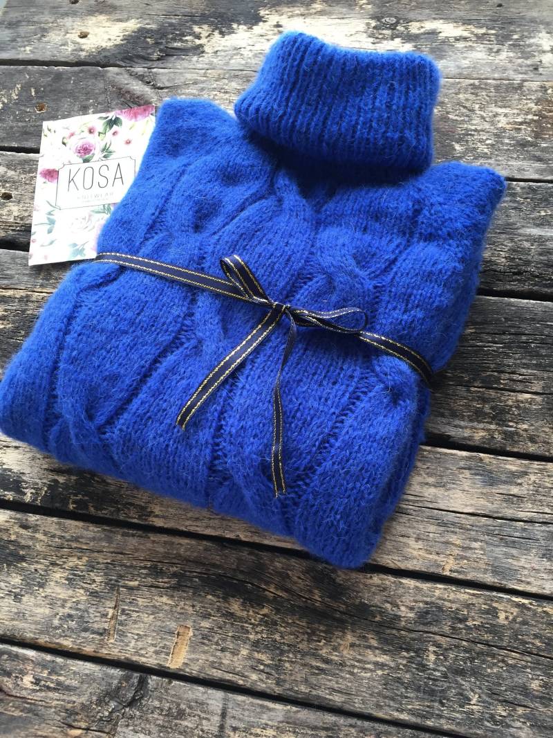 Damenpullover Aus Alpaka Und Merinowolle Mit Zopfmuster. Pullover Für Frauen. Handgestrickter Pullover. Azurblauer von KOSAKNITWEAR