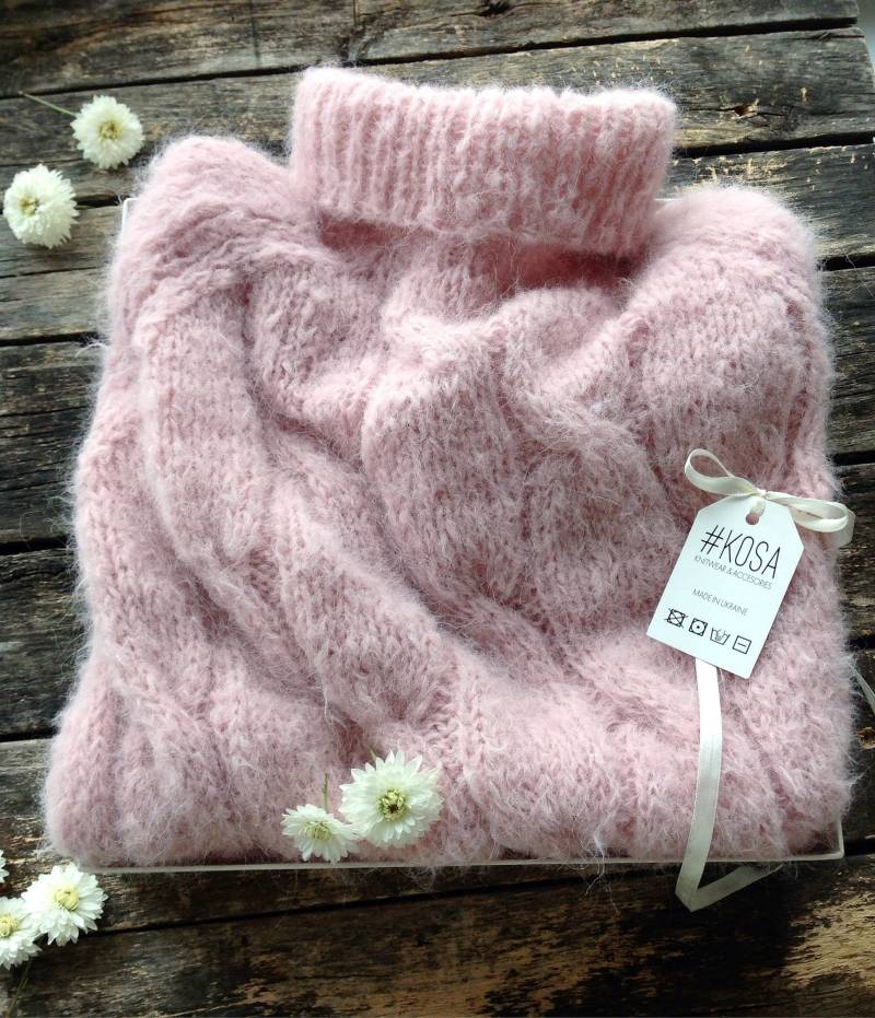 Zopfmuster Damen Alpaka Pullover. Flauschiger Pullover Für Frauen. Handgestrickter Pink Puderfarbener von KOSAKNITWEAR