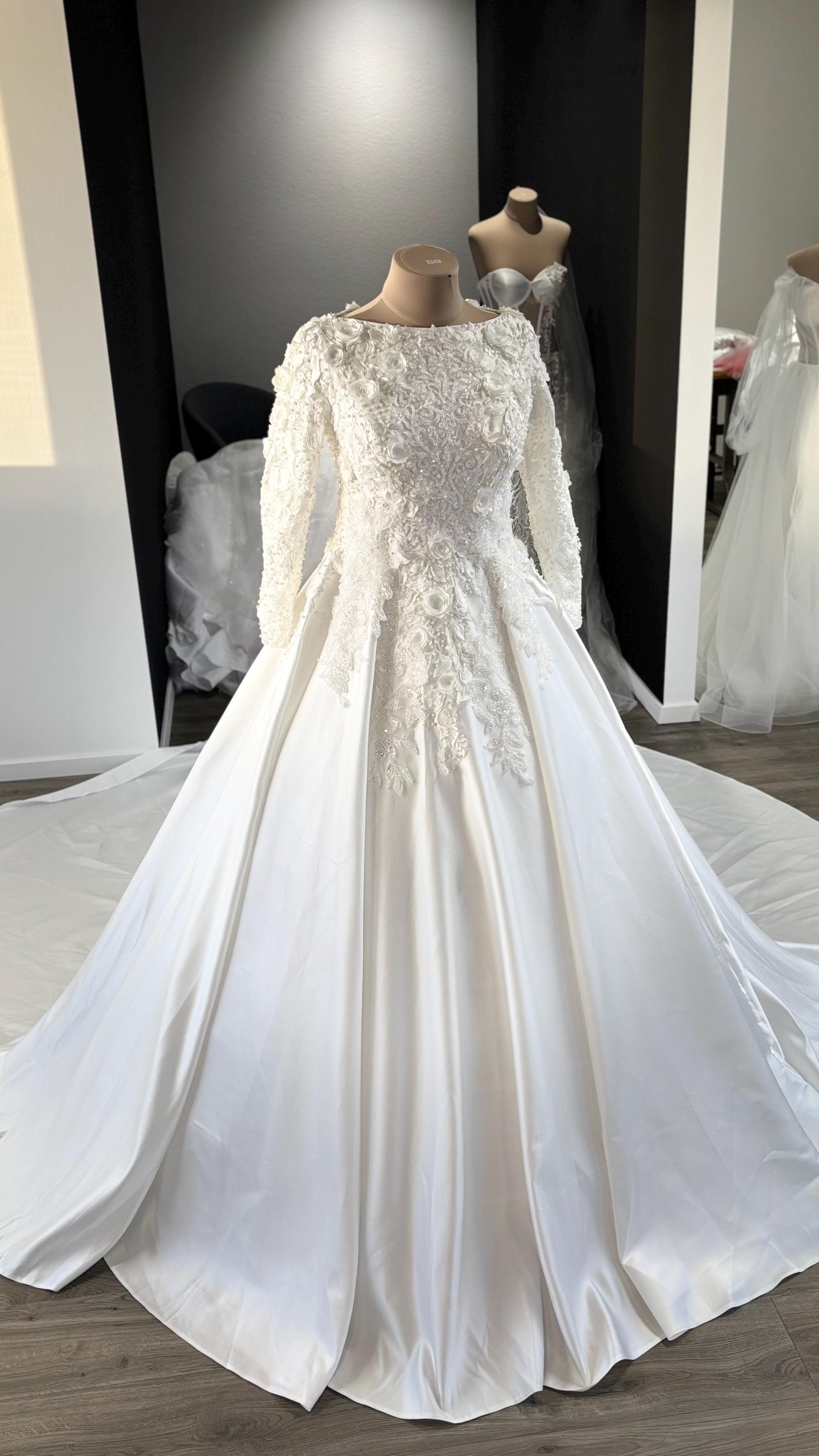 Brautkleid Kosmilux 02 Brautkleid Kosmilux 02 von KOSMILUX