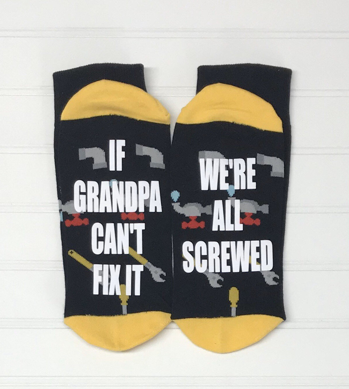 Geschenk Für Opa Lustige Socken Papa Wenn Es Nicht Reparieren Kann Wir Alle Verschraubte von KOYSARsocks