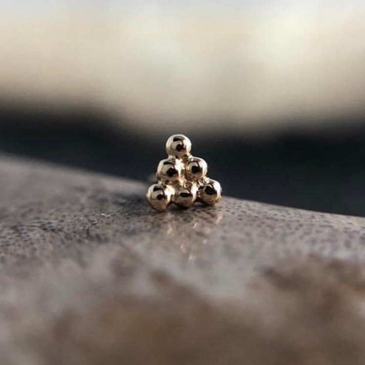14K Gold - Pyramiden-Piercing 6-Bead Threadless Pin | 25G/16G/14G von KPDesignBodyJewelry