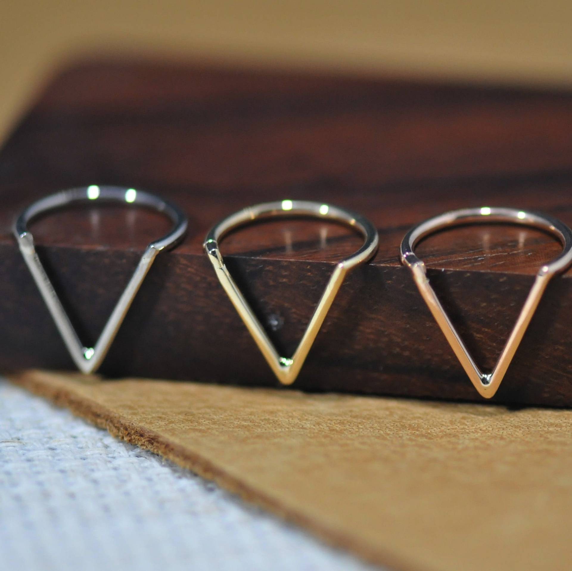14K Gold V-Ring Nahtloses Nasen-Lippen-Ohrpiercing 14K Gold V-Ring Nahtloses Nasen-Lippen-Ohrpiercing von KPDesignBodyJewelry