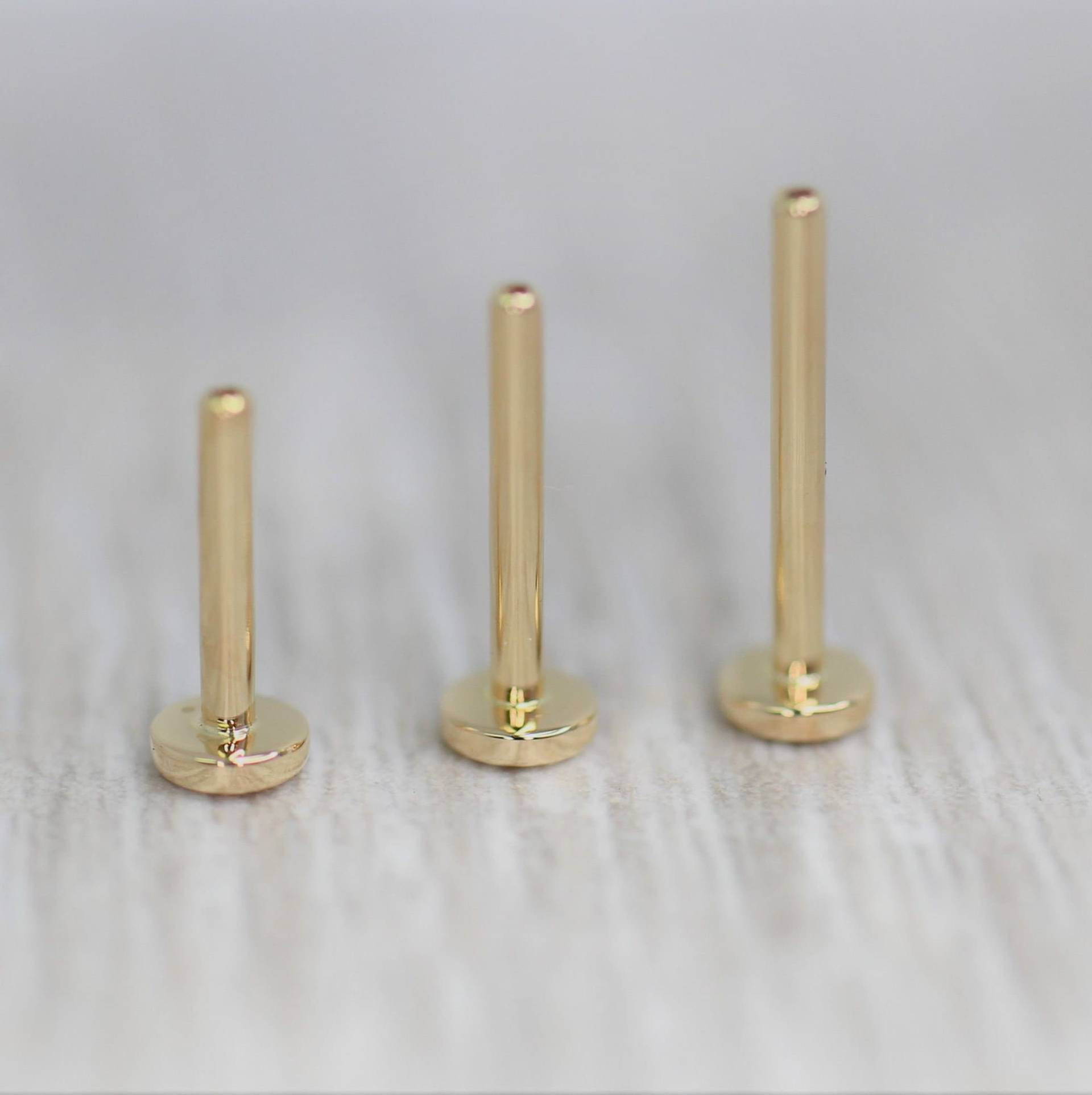 14K Solid Gold Threadless Labret Post 18G Flache Rückseite von KPDesignBodyJewelry