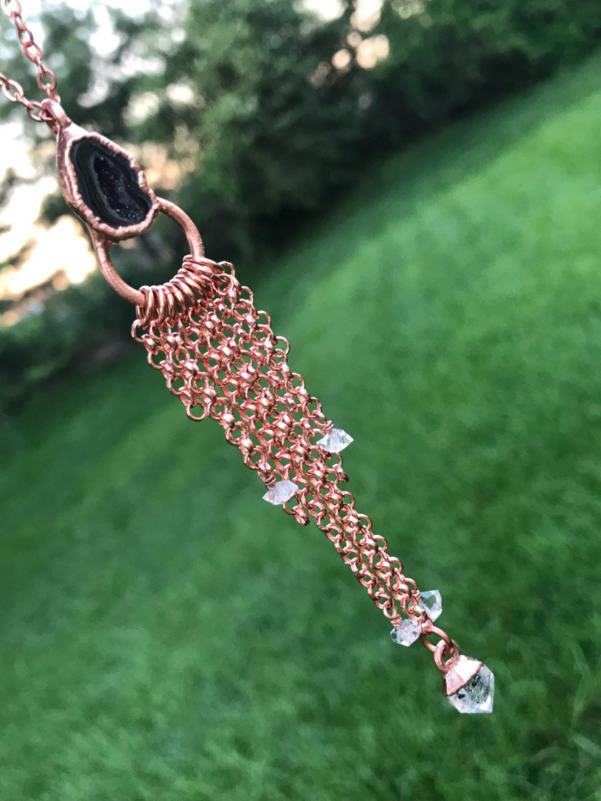 Electeoformed Tabasco Geode Und Herkimer Diamant Fransen Halskette - Kupfer, Boho Schmuck, Schwarze Geode, Terminierter Quarz Electeoformed Tabasco Geode Und Herkimer Diamant Fransen Halskette - Kupfer, Boho Schmuck, Schwarze Geode, Terminierter Quarz von KQJewelryDesigns