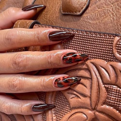 KQueenest Französisch Nägel zum Aufkleben Mittel Mandel, Braun Press On Nails mit Leopard Gestaltung, Glänzende Acryl Bernstein Fake Nails Künstliche Fingernägel für Frauen 24 Pcs von KQueenest