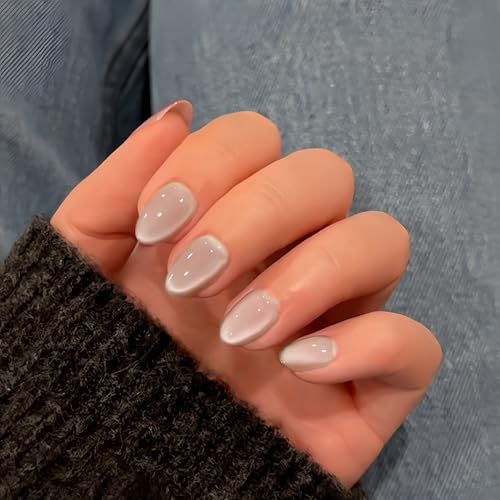 KQueenest Soft Gel Press on Nails Kurz Oval, Milch Weiß Cat Eye Press on Nails Kurz Mandel, Sparkly Shiny Beige Fake Nails Set, Glas Mirror Effect, Reusable Chrome Glue on Nails for Women, 30 Pcs von KQueenest