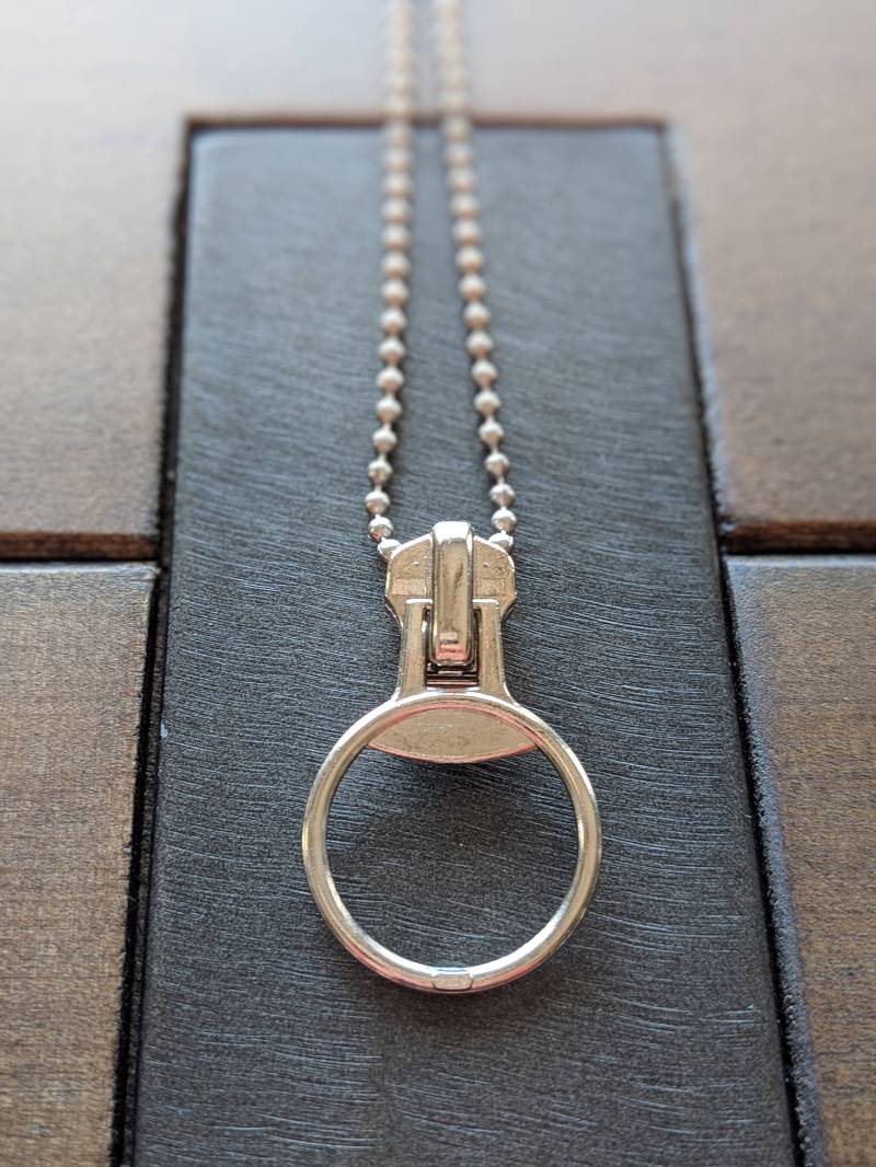 Große Runde Reißverschluss Kette Silber Große Runde Reißverschluss Kette Silber von KRE8tIVEiNDUSTRIES