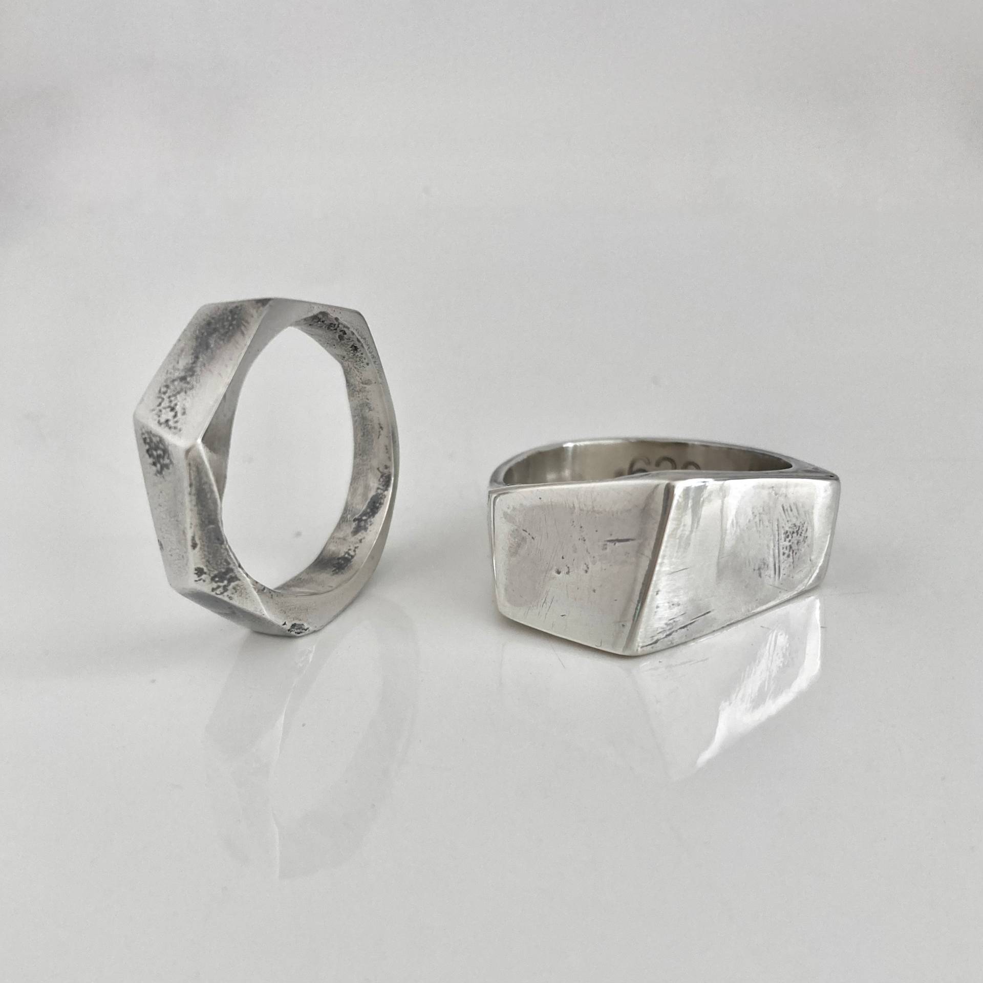 620 Siegelring I Silber Polygonaler Ring | Antikes Siegel 620 Siegelring I Silber Polygonaler Ring | Antikes Siegel von KREFTWORK