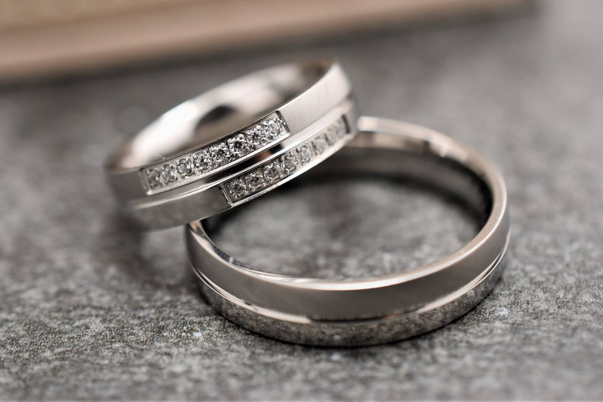 Paar Ehering Set, Edelstahl Trauringe Seine Und Ihre Ringe, Hochzeitstag Ring, Stahl Eheringe Bänder von KRUTOjewelry