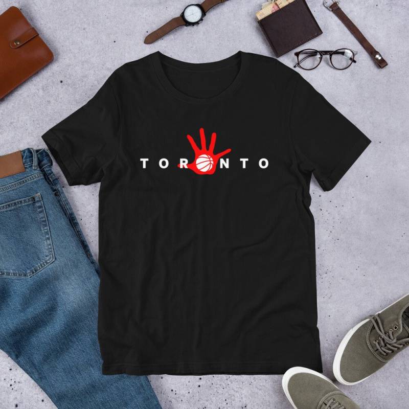 Toronto Kawhi Leonard Hand Unisex T-Shirt | Raptors Tshirt Kanada Nba Toronto Kawhi Leonard Hand Unisex T-Shirt | Raptors Tshirt Kanada Nba von KRUZTEE