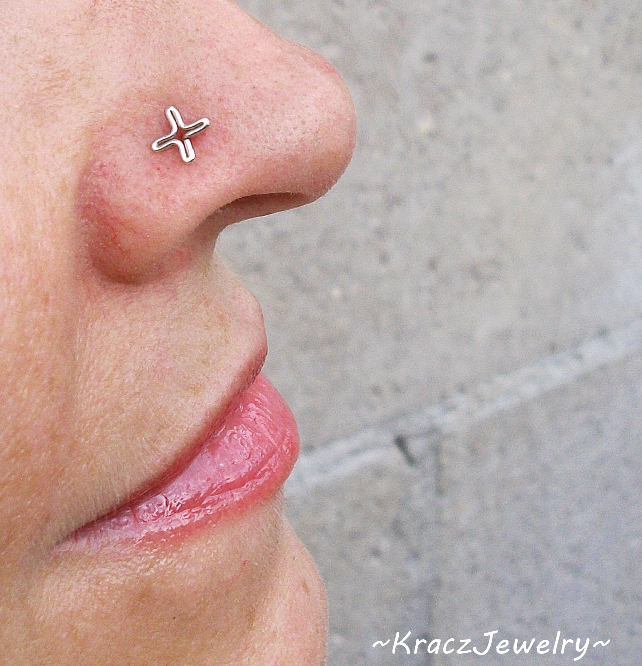 Gehämmerter Sterling Silber Stern Nasenstecker - Individueller Nasenschmuck Gehämmerter Sterling Silber Stern Nasenstecker - Individueller Nasenschmuck von KRaczJewelry