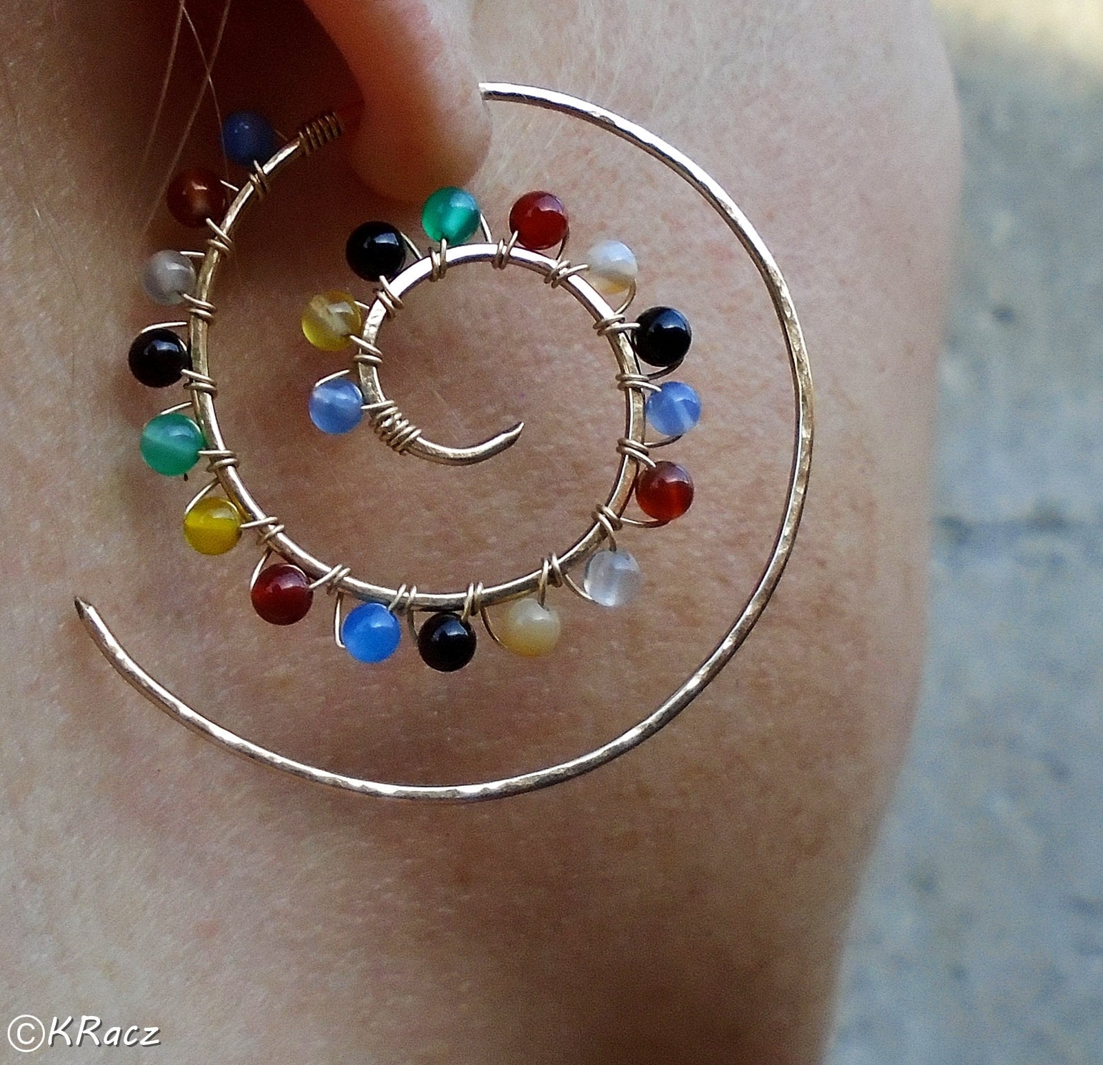 Gold Filled Chakra Edelstein Spiralen Ohrringe Gold Filled Chakra Edelstein Spiralen Ohrringe von KRaczJewelry