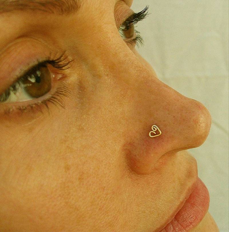 Gold Herz Nasenstecker 14K Gold-Gefüllter Swirl-Nasenring Gold Herz Nasenstecker 14K Gold-Gefüllter Swirl-Nasenring von KRaczJewelry