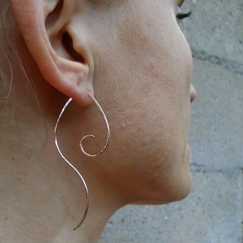 Gold Spiral Gehämmert Threader Ohrringe Gold Spiral Gehämmert Threader Ohrringe von KRaczJewelry