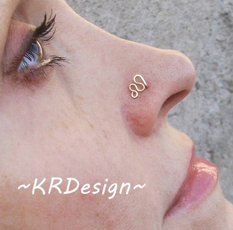 Handgefertigter Rose Gold Filled Schlange Nasenstecker - 22Ga Handgefertigter Rose Gold Filled Schlange Nasenstecker - 22Ga von KRaczJewelry