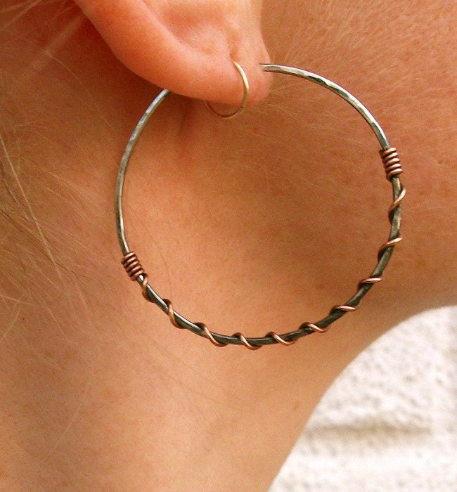 Oxidierte Sterling Silber Creolen Gewickelt Aus Gehämmertem Kupferdraht Oxidierte Sterling Silber Creolen Gewickelt Aus Gehämmertem Kupferdraht von KRaczJewelry