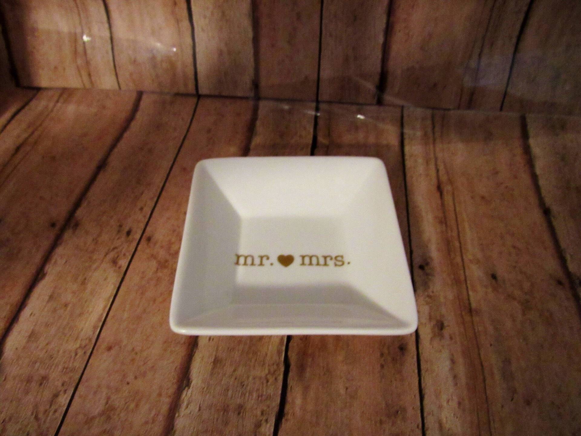 Mr. &mrs. Ringschale, Verlobungsgeschenk Eheringschale, Verlobungsringschale, Geschenk Für Die Braut Mr. &mrs. Ringschale, Verlobungsgeschenk Eheringschale, Verlobungsringschale, Geschenk Für Die Braut von KSmithBoutique