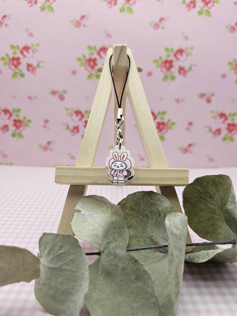 Seventeen/ Miniteen Anhänger Fürs Handy von KStarHavenKreationen