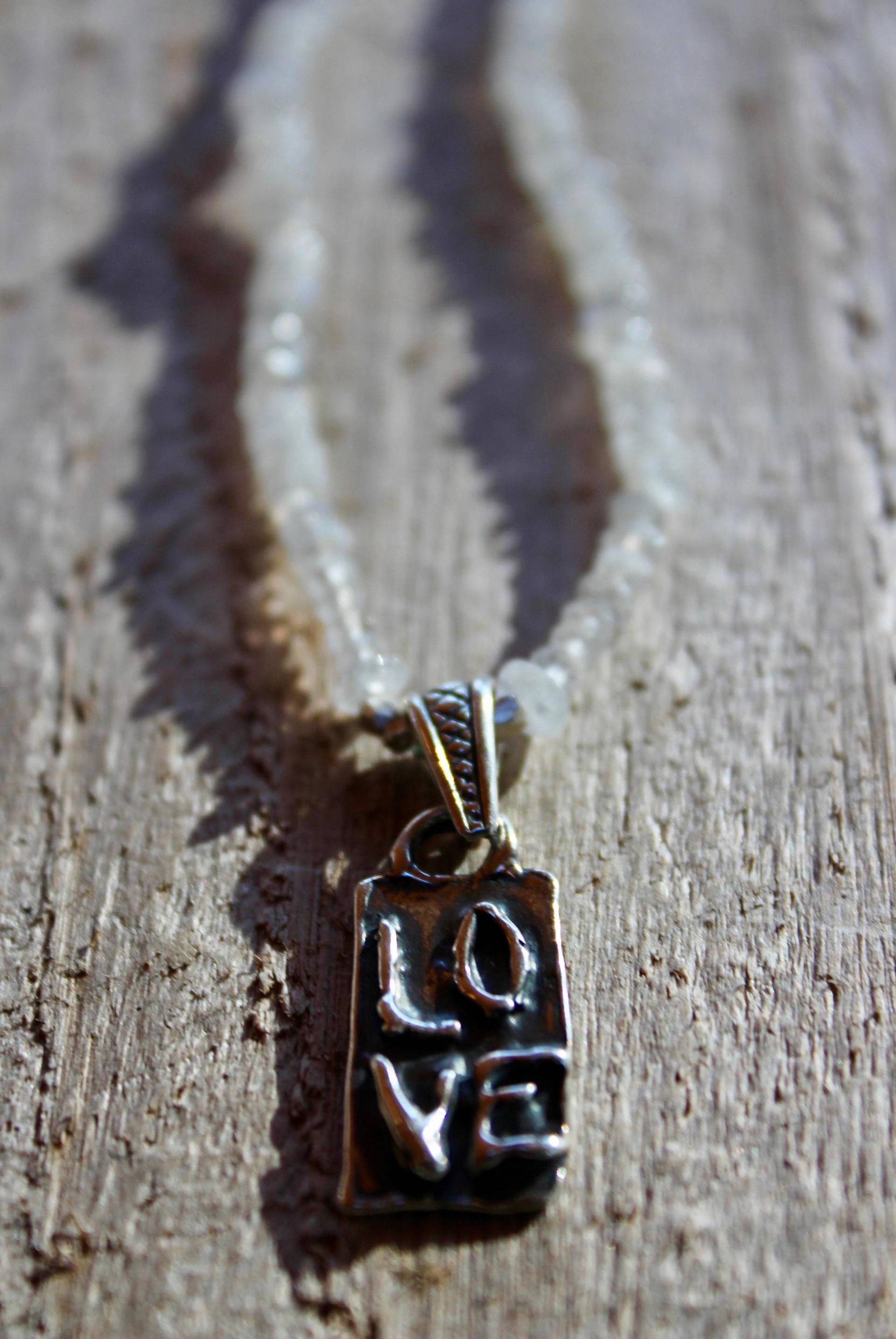 Liebe Halskette Mondstein Liebe Halskette Mondstein von KTATDesigns