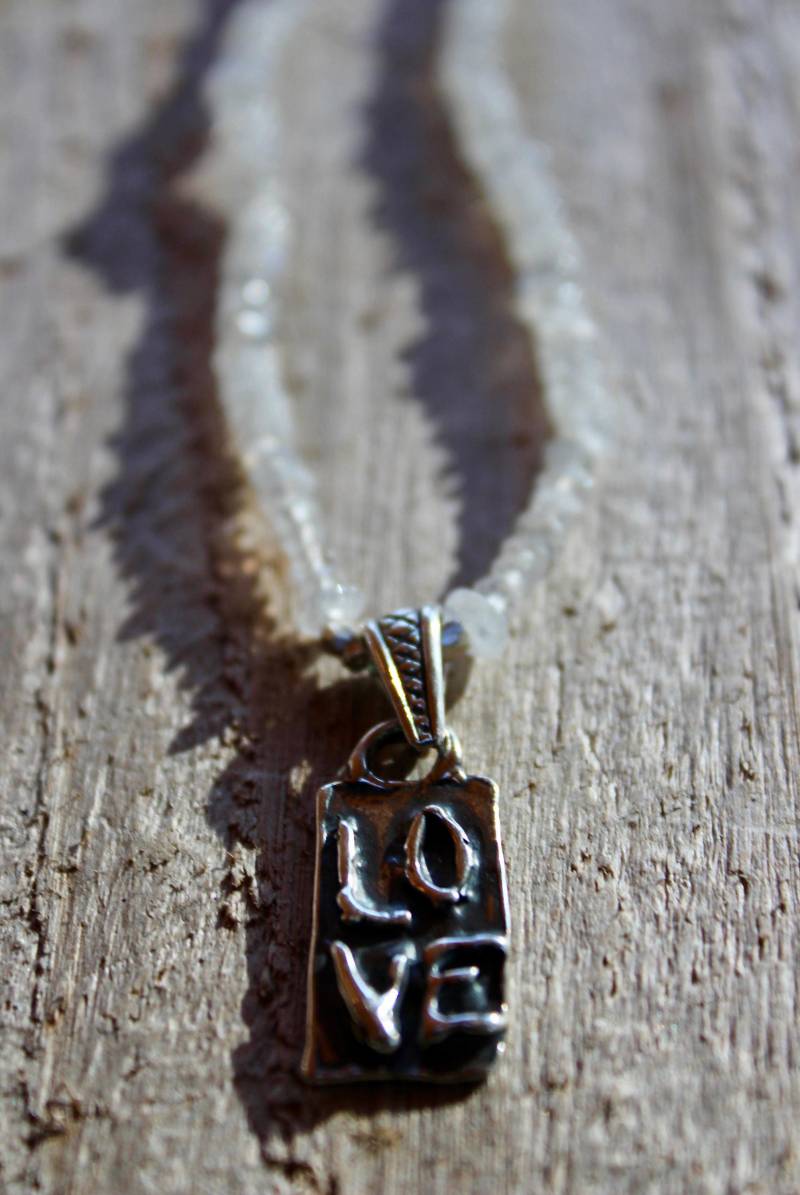 Liebe Halskette Mondstein Liebe Halskette Mondstein von KTATDesigns