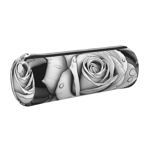 KTHSNSKL Federmäppchen aus Leder mit Reißverschluss, ästhetischer Stifthalter, schwarz-weiße Rose, Federmäppchen für Damen und Herren, handgefertigt, multifunktional, Reise-Kosmetiktasche für Arbeit KTHSNSKL Federmäppchen aus Leder mit Reißverschluss, ästhetischer Stifthalter, schwarz-weiße Rose, Federmäppchen für Damen und Herren, handgefertigt, multifunktional, Reise-Kosmetiktasche für Arbeit von KTHSNSKL