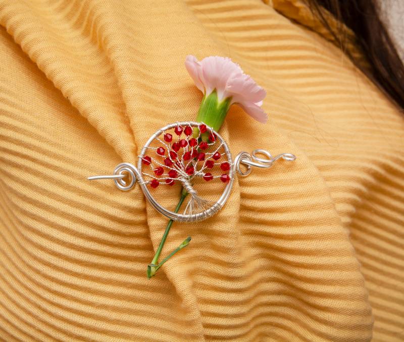 "Baum Des Lebens Schalnadel Und Haarspange Set, Eleganz in Roten Kristallperlen Versilbertem Kupferdraht Handwerkskunst" von KUGGIShawlPins