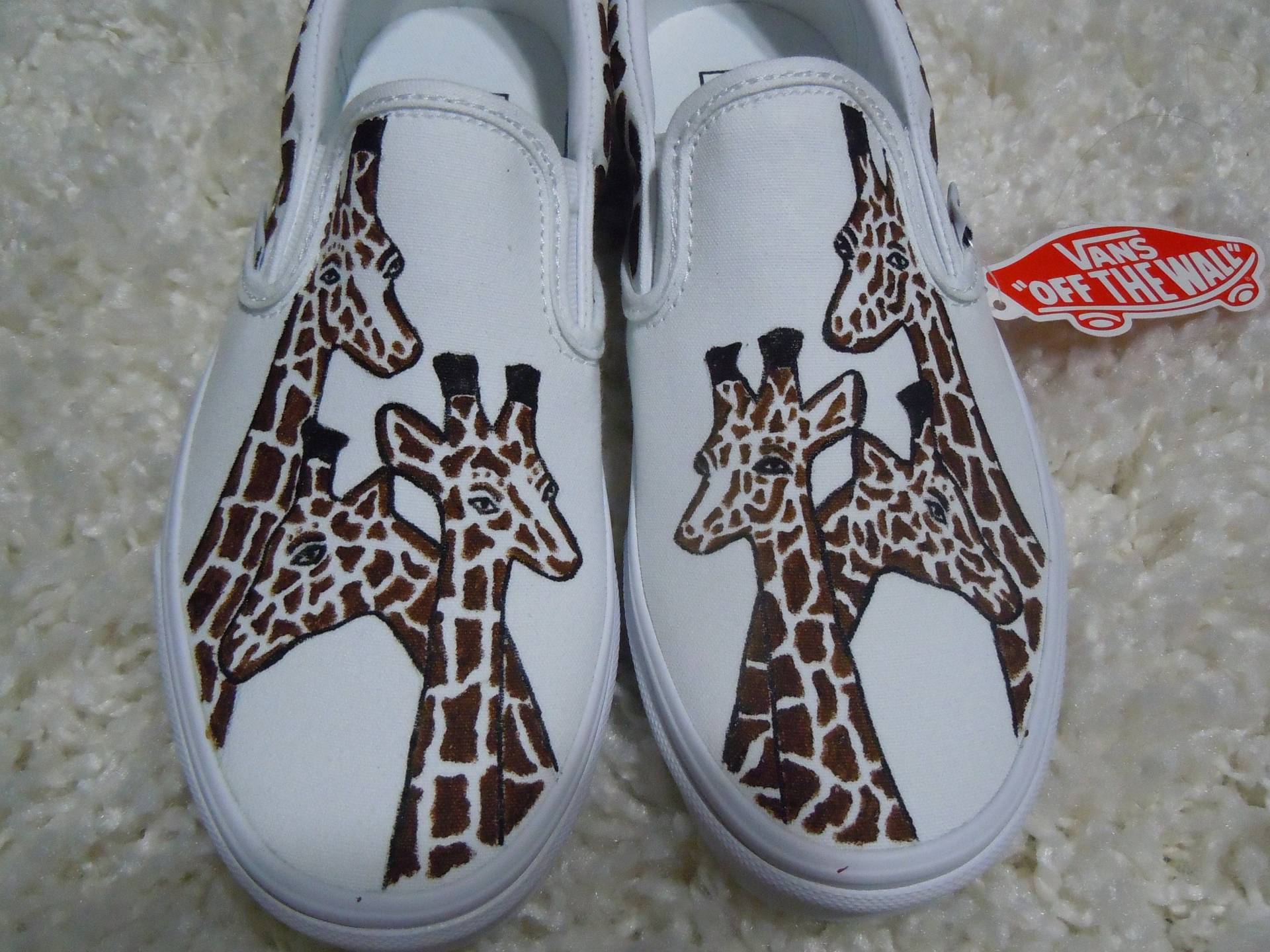Einfarbige Handbemalte Giraffen-Slip-On-Vans-Schuhe Mit Tiermuster Rundum, Maßgeschneidert Für Tierliebhaber Einfarbige Handbemalte Giraffen-Slip-On-Vans-Schuhe Mit Tiermuster Rundum, Maßgeschneidert Für Tierliebhaber von KULAYbyNova