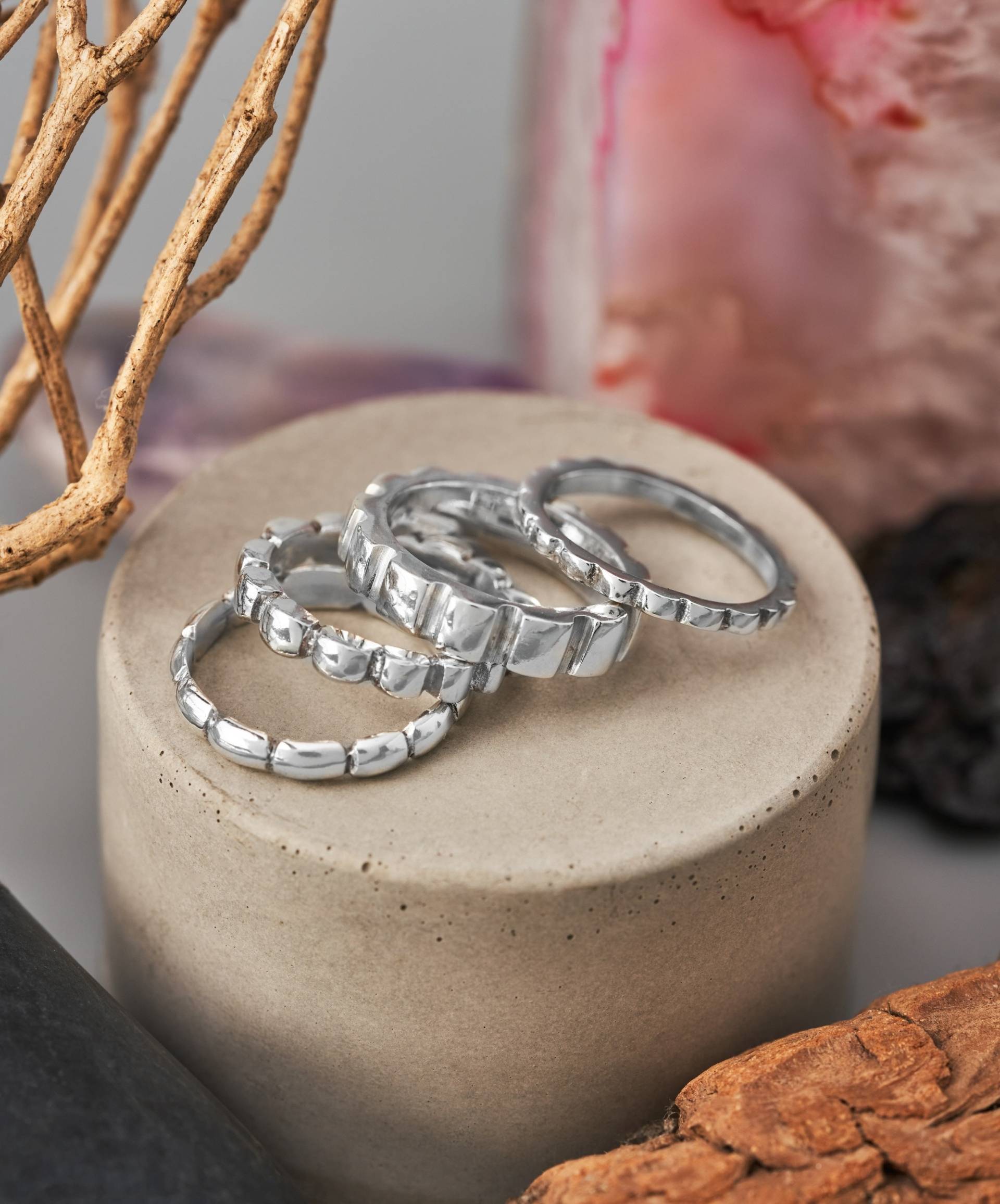 Handgemachte Stapelbare Sterling Silber Ringe, 4 Stile Gold Option Stapelring Set Handgemachte Stapelbare Sterling Silber Ringe, 4 Stile Gold Option Stapelring Set von KURATIDAJEWELRY