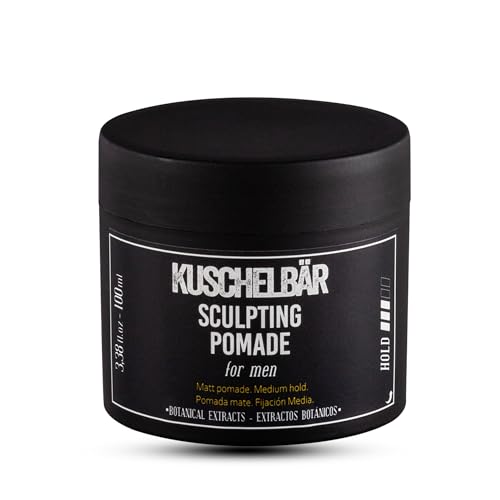 KuschelBar - Pomade Herren - Haarpomade Männer - Mattes Finish, Wasserbasiert, mit Bienenwachs und Pflanzlichen Extrakten - Leichter Halt, Effekt einer Lockeren Frisur - 100 ml von KUSCHELBÄR