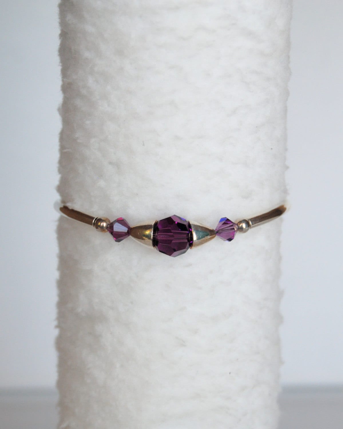 Amethyst Swarovski Kristall Februar Birthstone Moderne Verstellbare Stapel Armbänder Für Brautjungfern, Mütter Und Geburtstag Mädchen von KVRJewelry
