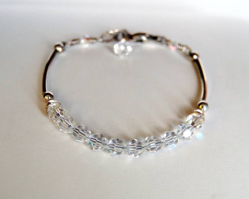 Swarovski "Crystal" April Birthstone Verstellbarer Armreif & Stapelarmband Für Brautjungfern, Mammen, Sistas Und Geburtstagskinder von KVRJewelry