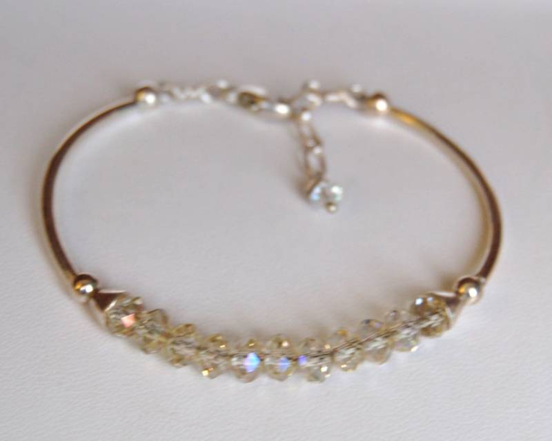 Swarovski "Luminious Green" Verstellbarer Armreif & Stapelarmband Für Brautjungfern, Mammen, Sistas Und Geburtstagskinder von KVRJewelry