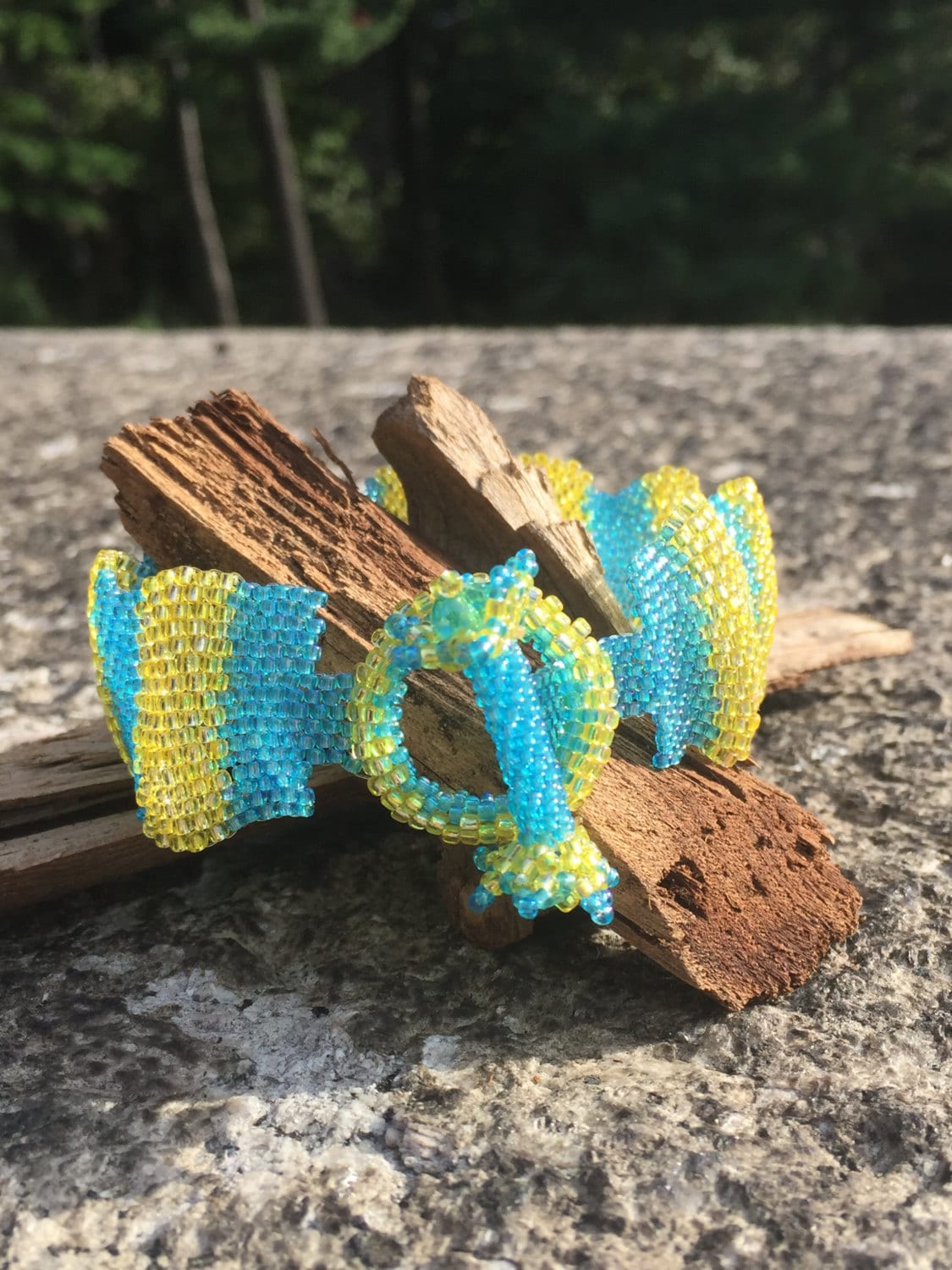 3-D Blau Und Gelb Welle Hand-Perlen Armband 3-D Blau Und Gelb Welle Hand-Perlen Armband von KWcouture