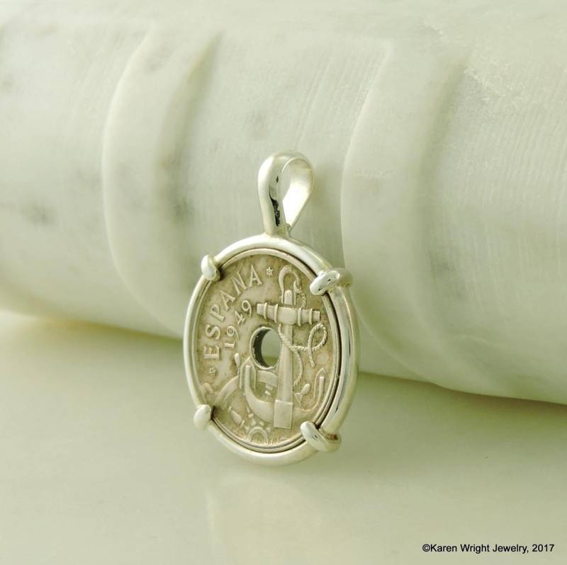 Maritimer Schmuck Mit Vintage Spanien Anker Münze in Handgefertigter Sterling Silber Anhängerfassung Maritimer Schmuck Mit Vintage Spanien Anker Münze in Handgefertigter Sterling Silber Anhängerfassung von KWrightJewelry