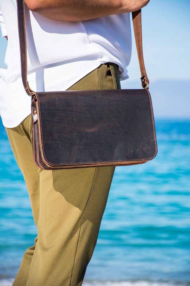 Leder Crossobody Bag, Satteltasche in Griechenland Mit Echtem Vollrindleder - Kyania von KYANIAcreations