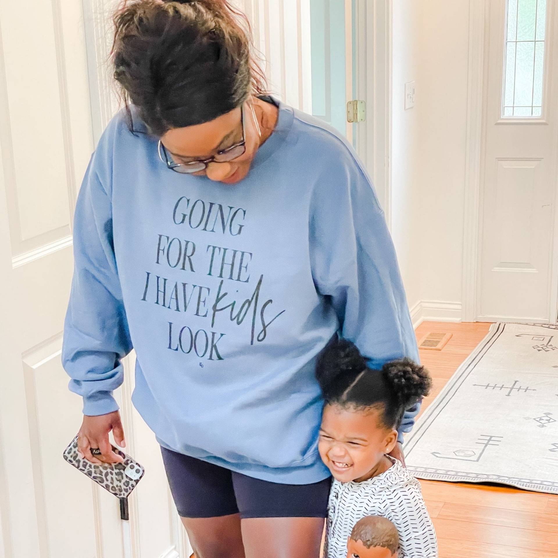 Mama Outfit | Lustiges Shirt Damen Kleidung Oversized Sweatshirt Pullover Tees Der I Have Kids Look© von KaAnsDesigns