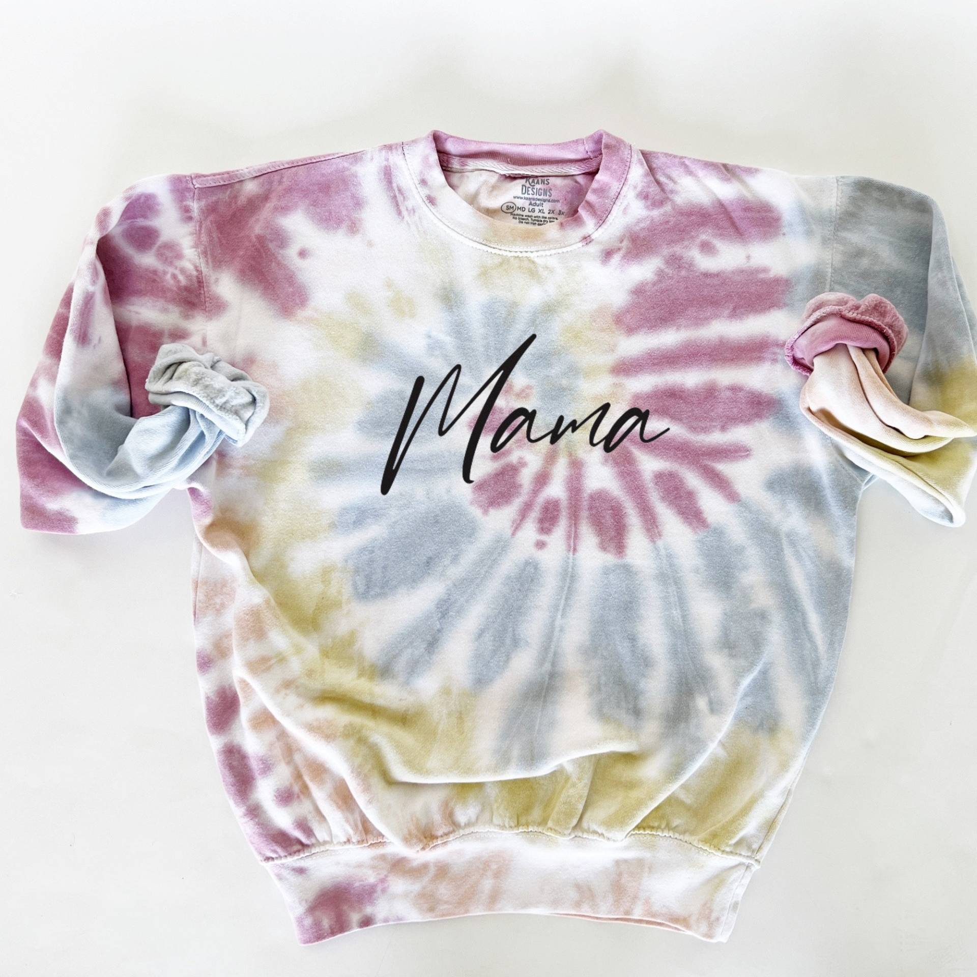 Tye Dye Shirt | Cursive Mama Sweatshirt Für Sommer Tyedye T-Shirt Damen Kleidung Mom Tye-Dye Sommernächte Leicht von KaAnsDesigns