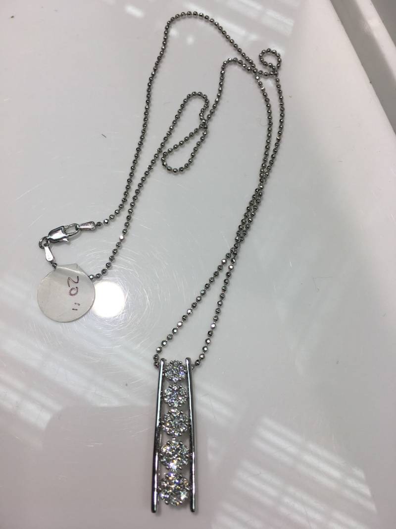 Diamant Cluster Anhänger Mit Kette in 14K Weißgold, Anhänger, Ausgefallener Cluster, Statement von KaLaiWong