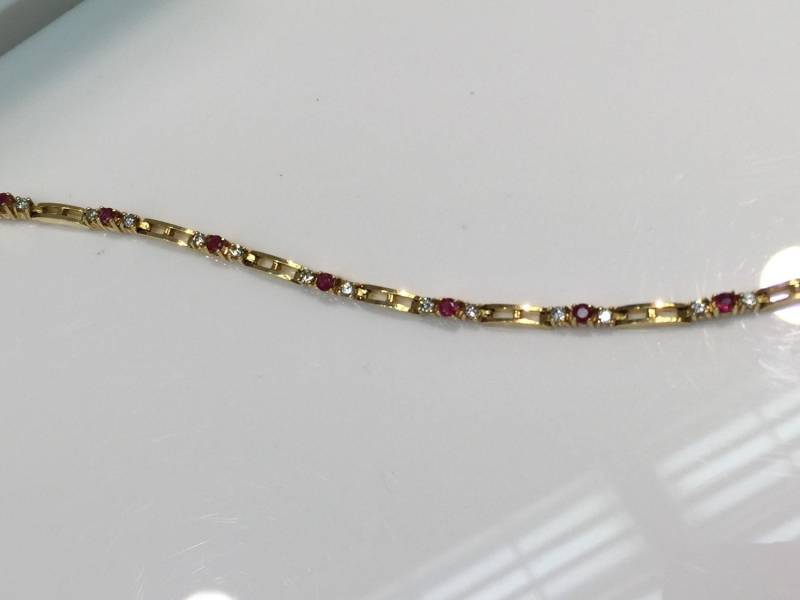 Diamant Und Rubin Tennis Armband Aus 14K Gelbgold, Armband von KaLaiWong