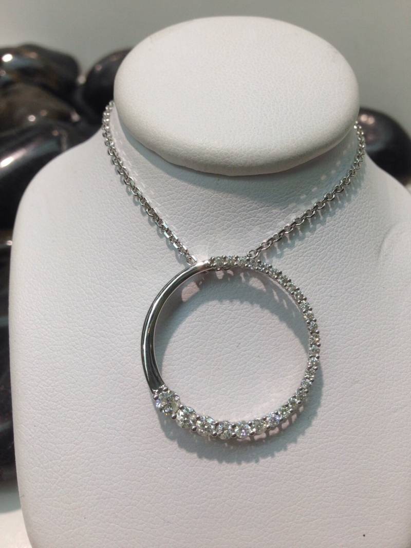 Diamant Reise-stil Anhänger Mit Kette in 14K Weißgold, Anhänger, Infinity Kreis von KaLaiWong