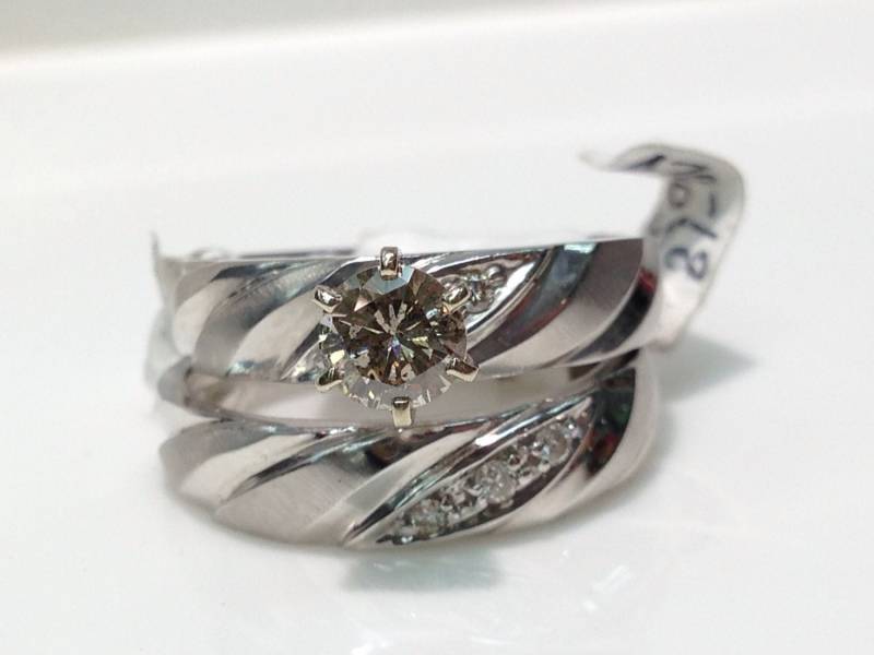 Handgemachtes 14K Weißgold Vintage Diamant Braut Set, Verlobungsring Mit Ehering, Set von KaLaiWong