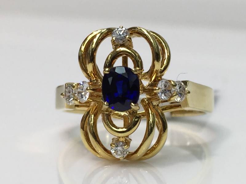 Saphir Und Diamant Ring Aus 14K Gold von KaLaiWong